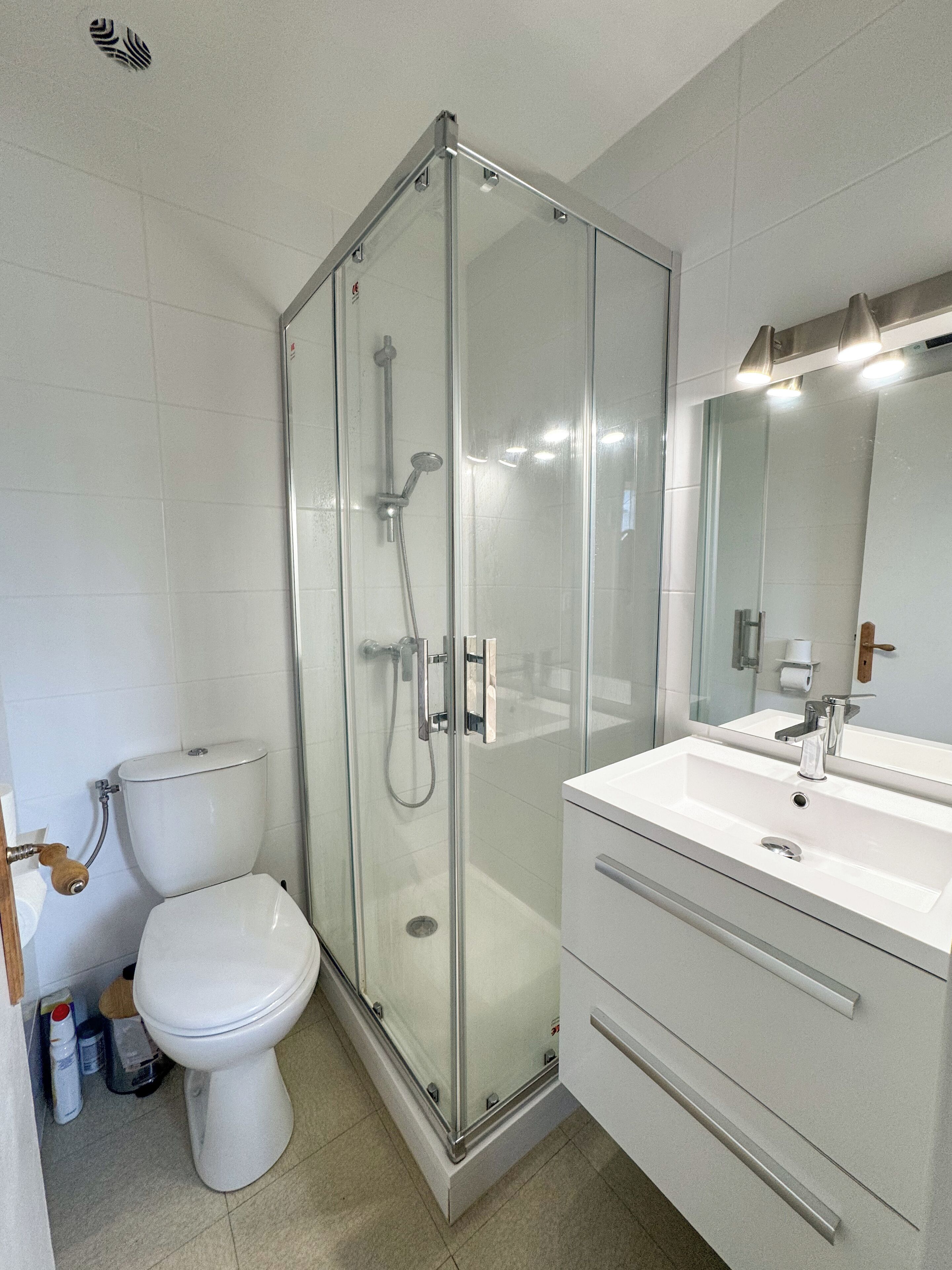 Een douche, een haardroger