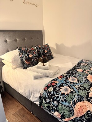 1 chambre, fer et planche à repasser, Wi-Fi gratuit, draps fournis
