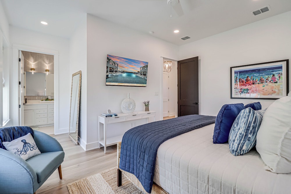 Stunning HomeCinnamon Shore South w/ 7 Bedrooms + Luxe Amenities