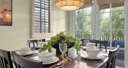 Updated and Refreshed 3/3 villa just steps away from the Sparkling pool