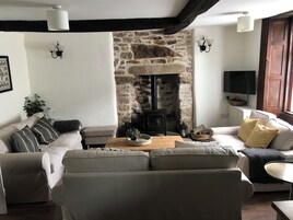 Cottage | Living area