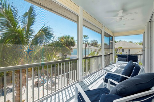 3-bedroom vacation home just 3 minutes drive to Bonita Springs Public Beach