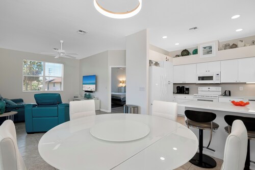 3-bedroom vacation home just 3 minutes drive to Bonita Springs Public Beach