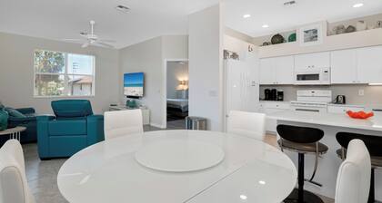 3-bedroom vacation home just 3 minutes drive to Bonita Springs Public Beach