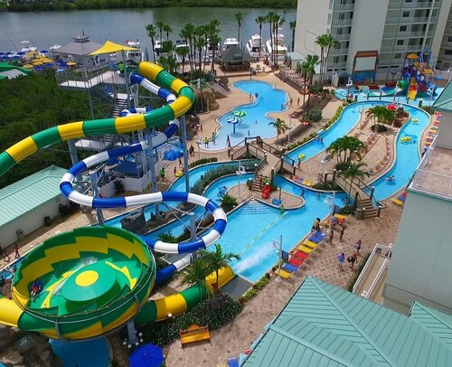 South Beach Retreat: Stylish 1-BR Beach Haven, Steps from Indian Rocks Beach!