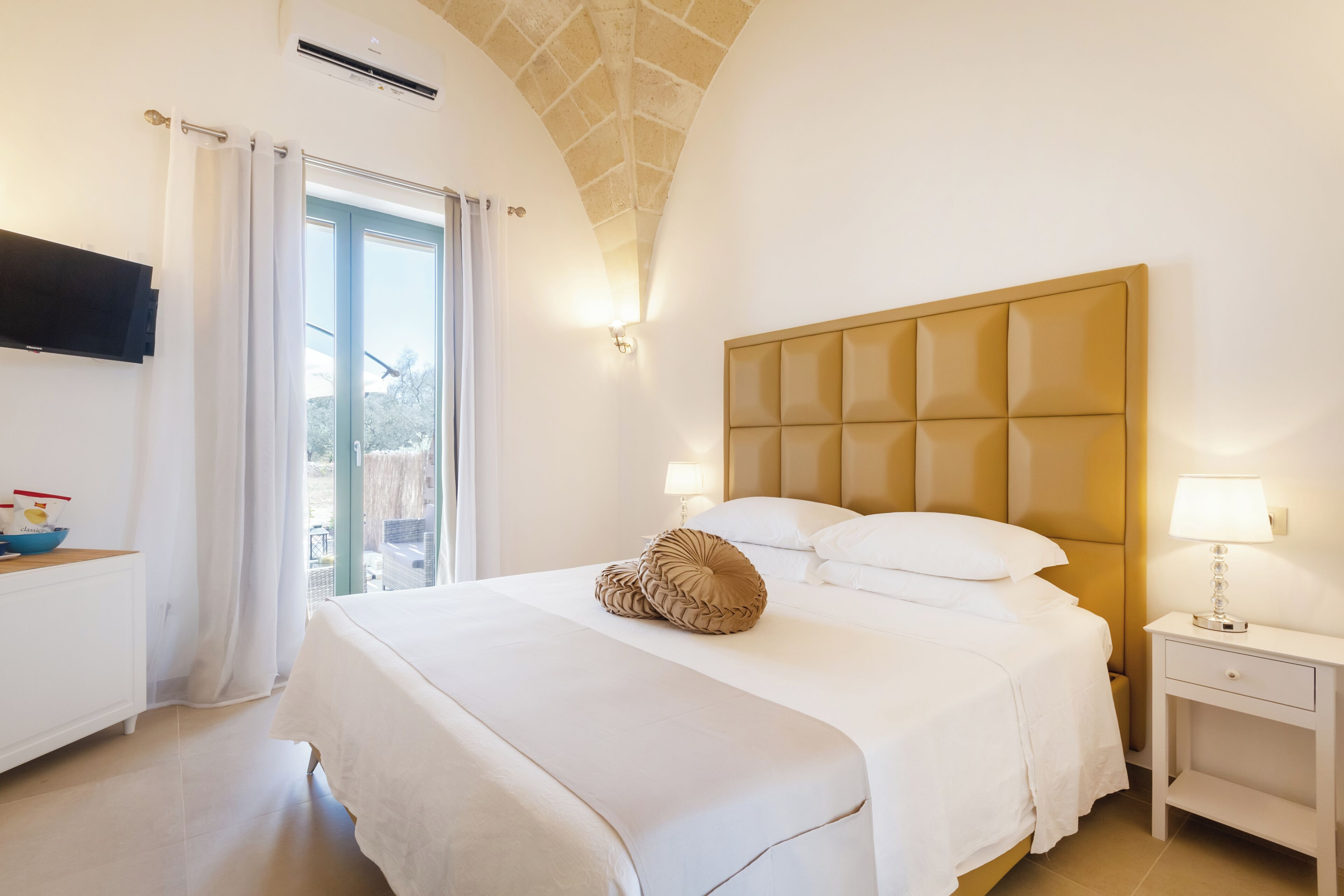 Elite Double Room | Egyptian cotton sheets, premium bedding, down duvets, memory-foam beds