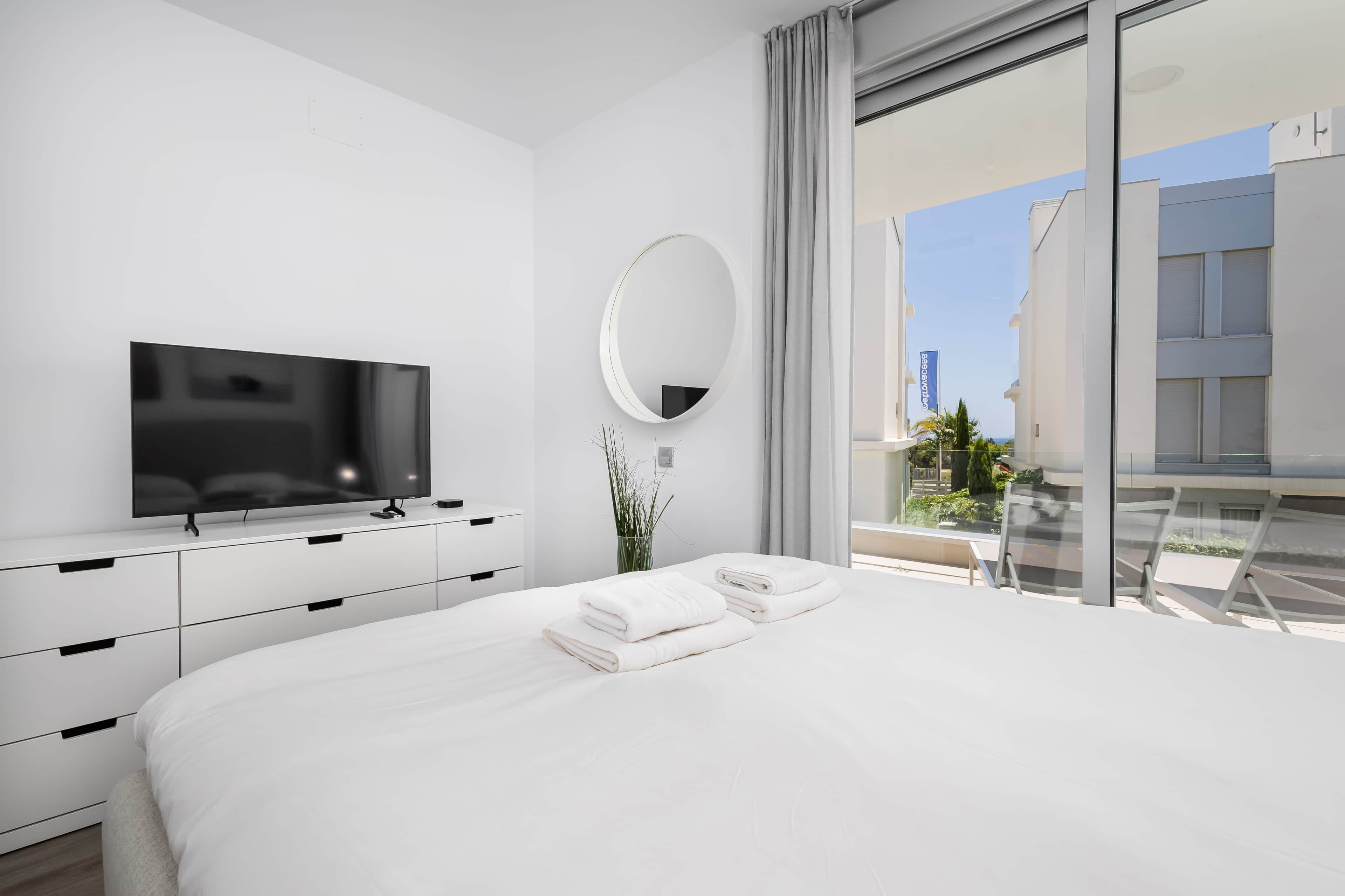 3 chambres, fer et planche à repasser, Wi-Fi, draps fournis