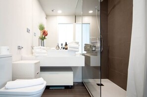 Bathtub, hair dryer, towels - RDR313 - Perfect 3 bedroom apt in Le Mirage with Seaview (Estepona)