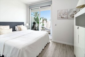 3 bedrooms, iron/ironing board, WiFi, bed sheets - RDR313 - Perfect 3 bedroom apt in Le Mirage with Seaview (Estepona)