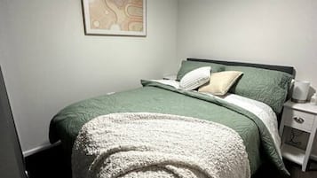 2 bedrooms, desk, iron/ironing board, free WiFi