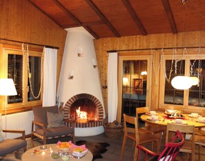 Dining - Cozy family apartment with stove, gallery and magnificent alpine view (Adelboden)