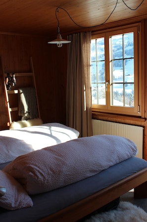2 chambres, fer et planche à repasser, Wi-Fi, draps fournis