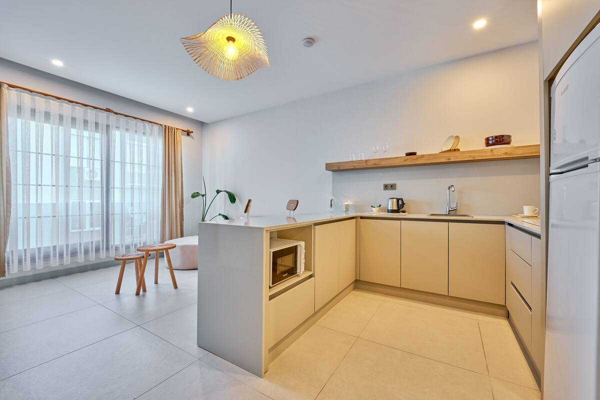 family suite | private kitchen | electric kettle