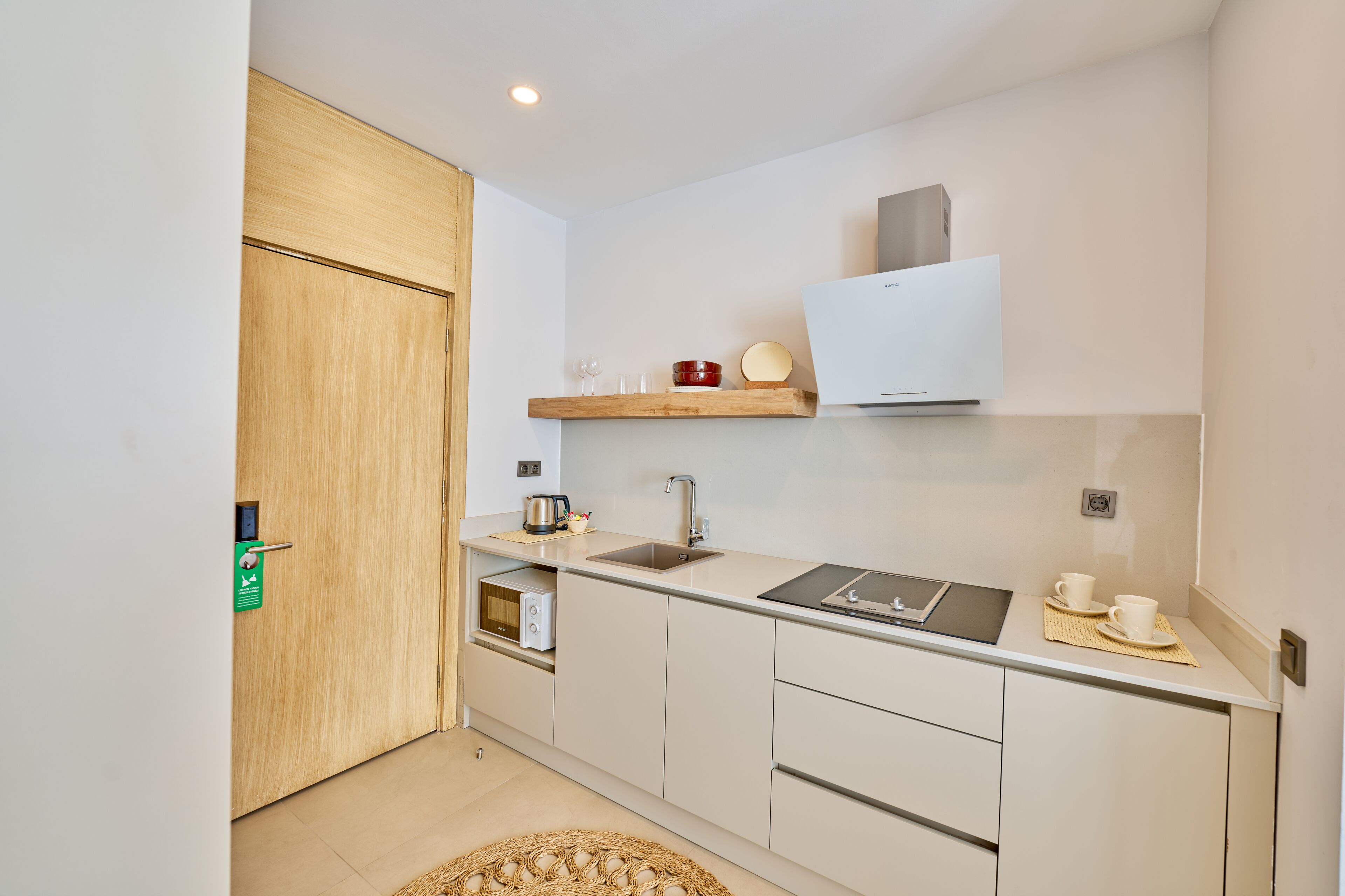 deluxe suite | private kitchen | electric kettle