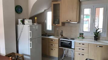 House | Private kitchen | Fridge, oven, stovetop, electric kettle
