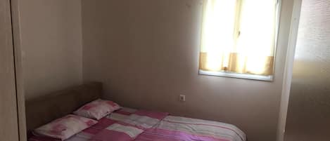 Maison | 1 chambre, accĂšs au Wi-Fi (inclus), literie fournie