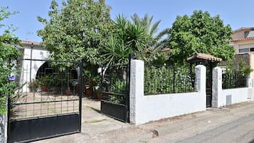 Mặt tiền nơi lưu trú