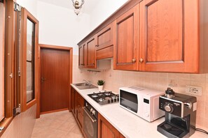 Nhà truyền thống | Bếp riêng | Ghế cao cho trẻ em