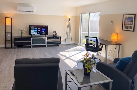 特级开间套房, 简易厨房 | 办公桌、笔记本电脑工作区、免费 WiFi、床单