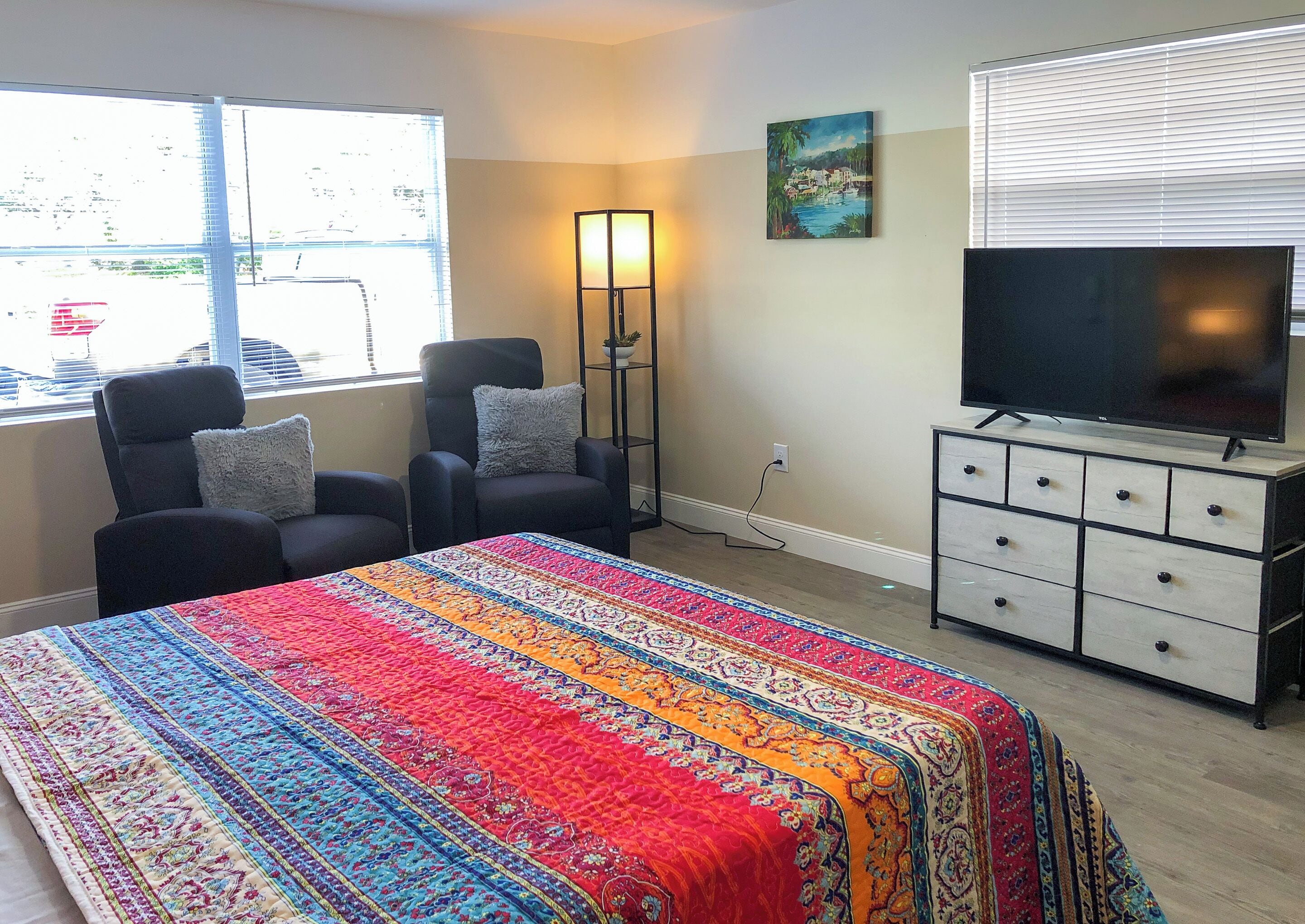 都會開放式客房 | 書桌、手提電腦工作空間、免費 Wi-Fi、床單