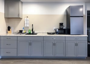 Standard Studio Suite | Private kitchen | Mini-fridge, microwave, stovetop, coffee/tea maker