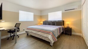 Departamento económico (2 Room, 2 TV, Private Patio) | Escritorio, espacio para trabajar con laptop y wifi gratis 