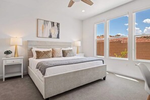 5 bedrooms, desk, iron/ironing board, travel crib