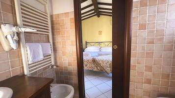 Double Room | 1 bedroom, desk, free WiFi, bed sheets