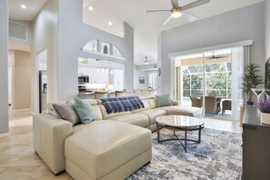 Smart TV, DVD player - NEW LISTING! Newly Renovated, Private Heated Pool, 5 Min to Anna Maria (Bradenton)