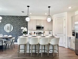 Fridge, microwave, oven, stovetop - Spacious 5 Bedroom Retreat Ideal for families (Davenport)