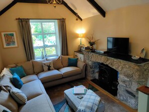 Smart TV, fireplace, DVD player, table football