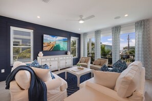 Fernseher, Tischfußball, Tischtennisplatte