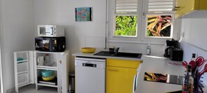 Frigorifero, microonde, forno, lavastoviglie