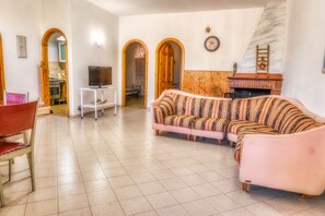 TV, fireplace - Cozy cottage near the sea6 places near COSTIERA AMALFITANA and CILENTAN (Campolongo II)