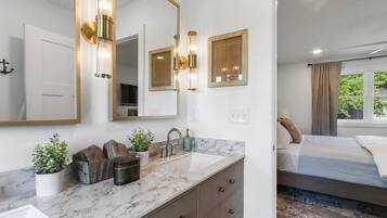3 chambres, lit parapluie, Wi-Fi, draps fournis