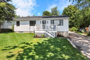Exterior - Fontana Fen Getaway Near Geneva Lake Walk to Beach Grill Nature Views (Fontana)