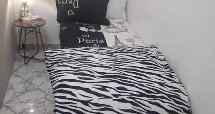 10 minutes walk from Abu Dhabi central Bus Station, central location; cozy home