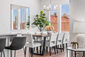 獨棟房屋, 5 間臥室 | 用餐區