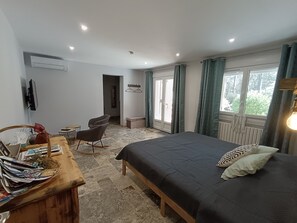 1 bedroom, iron/ironing board, travel cot, free WiFi - Seasonal rental in pine forest on Provence 35 m2 (Aurons)