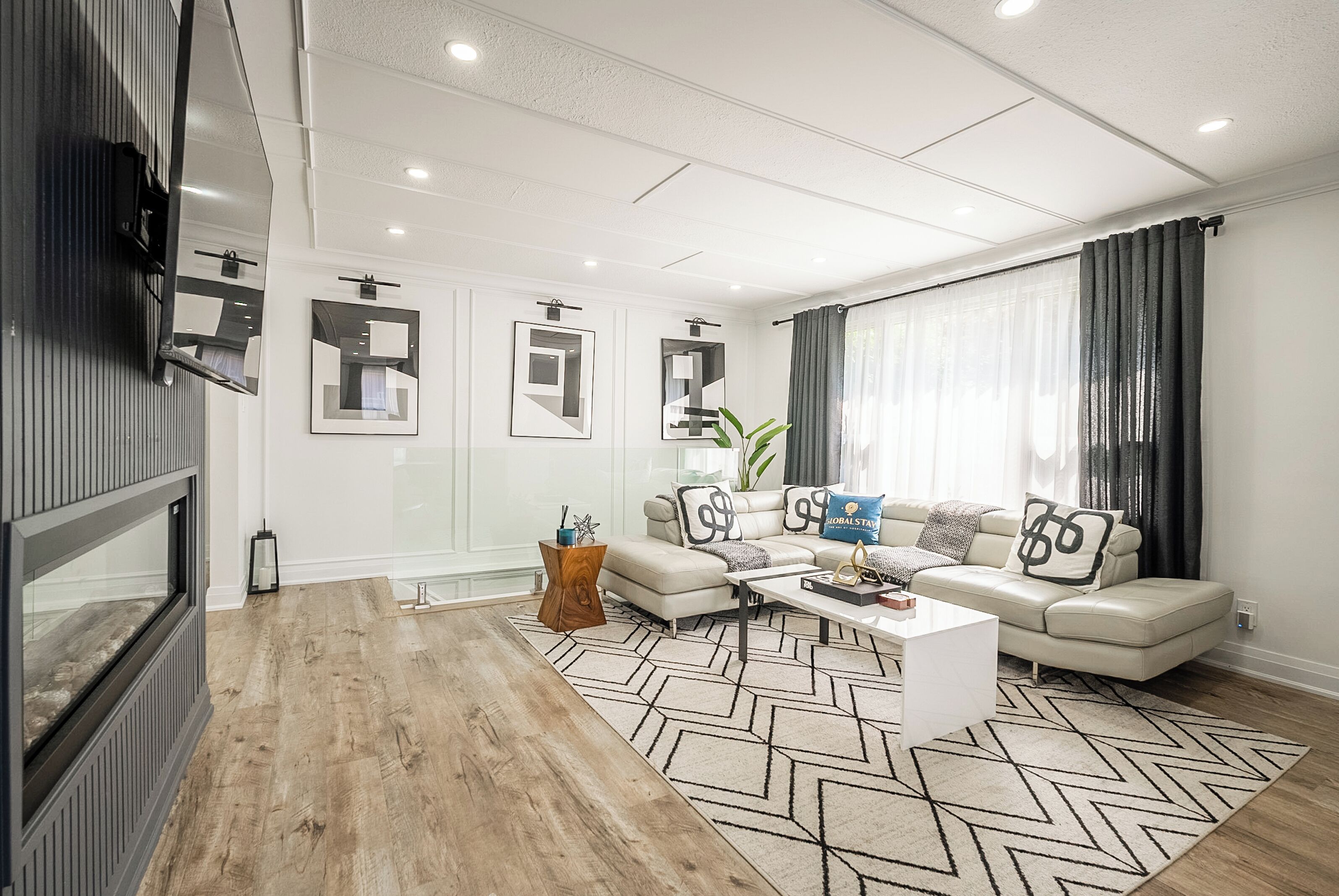 Elite House, 4 Bedrooms, Private Pool, Garden View | Living area | 46-inch flat-screen TV with cable channels, fireplace, Netflix