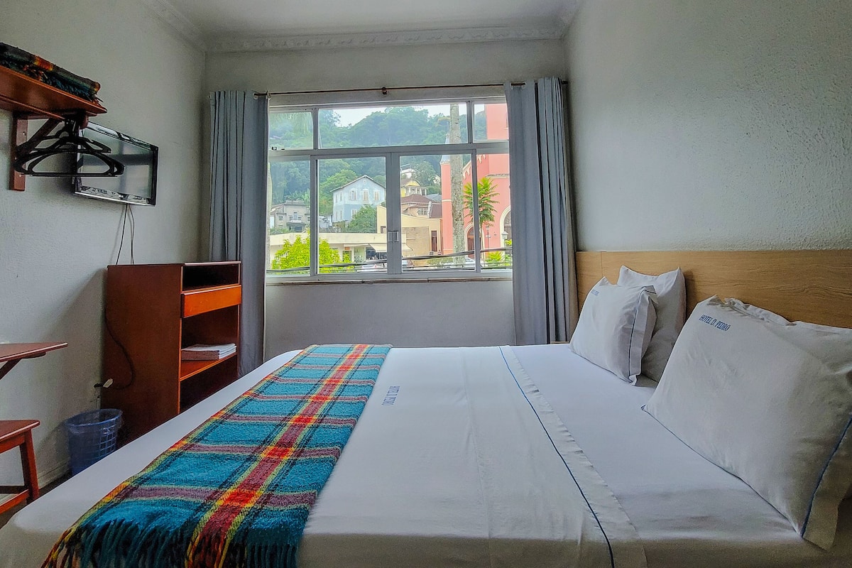 1 habitación, escritorio, wifi gratis y ropa de cama