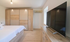 3 slaapkamers, reisbedje, wifi, beddengoed