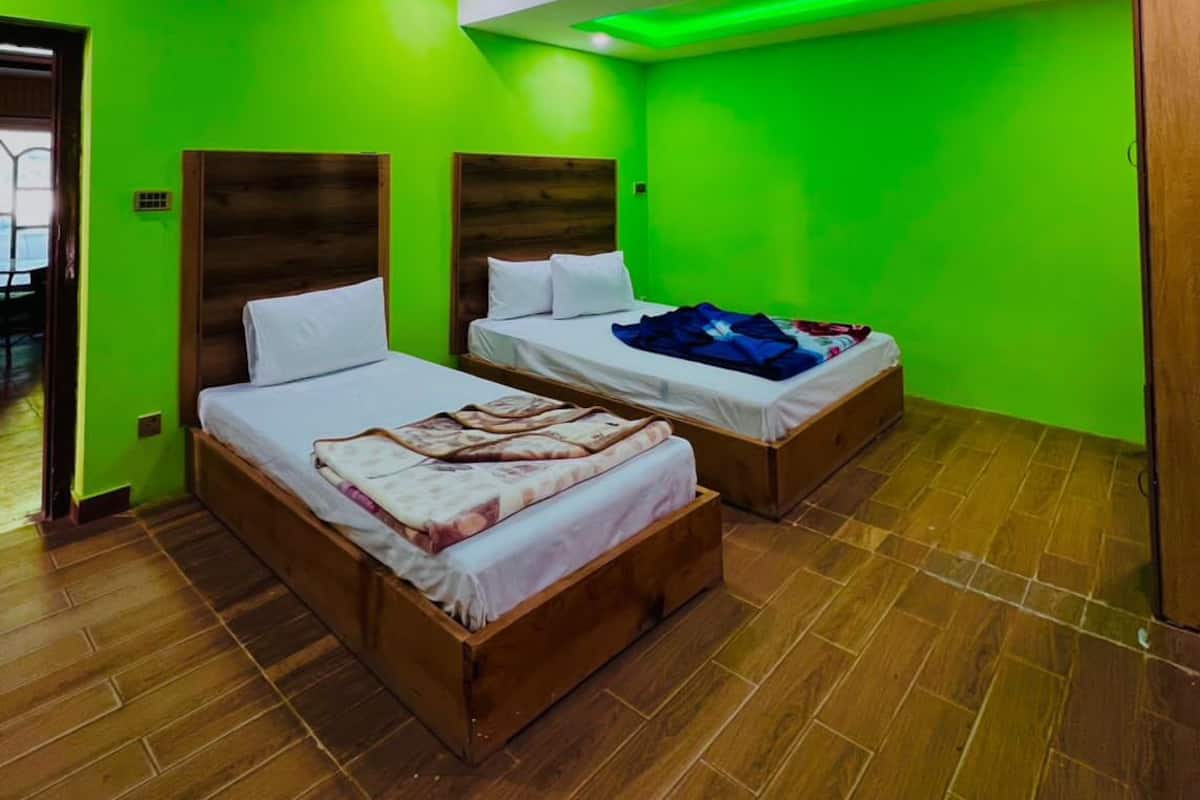 Deluxe Double Room | Iron/ironing board, free WiFi