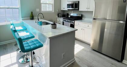 Mins to Washington DC DCA Capitol National Mall Smithsonian Free Parking Metro