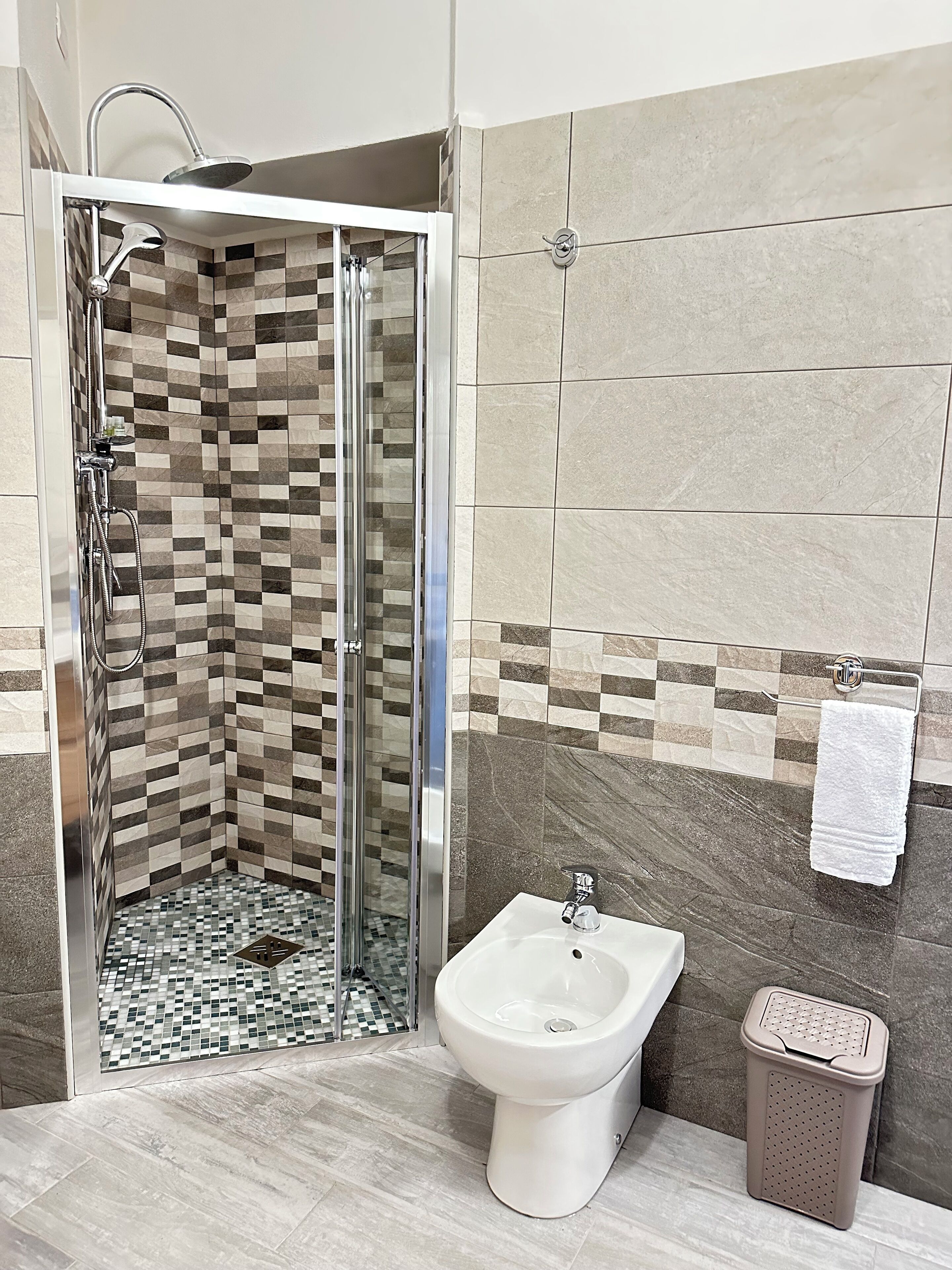 Quarto triplo luxo | Banheiro