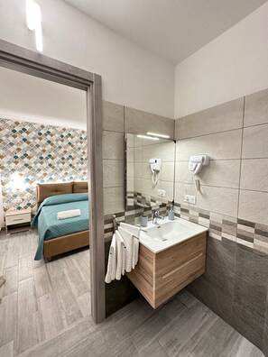 豪華三人房 | 免費 Wi-Fi