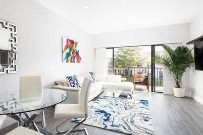 Beach & Downtown 5m HotTub Pool Tennis/Pickleball