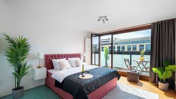 Luxury Apartment | 4 bedrooms, individually decorated, individually furnished, desk