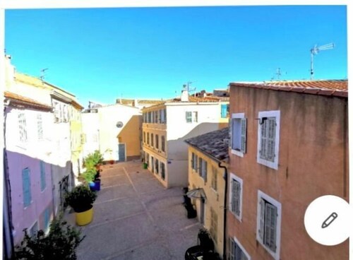 Appartement 2 Chambres en Plein Centre Ville et au Calme