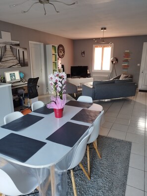 Interior - Maison Plein de Pied en sud Charente (Chalais)